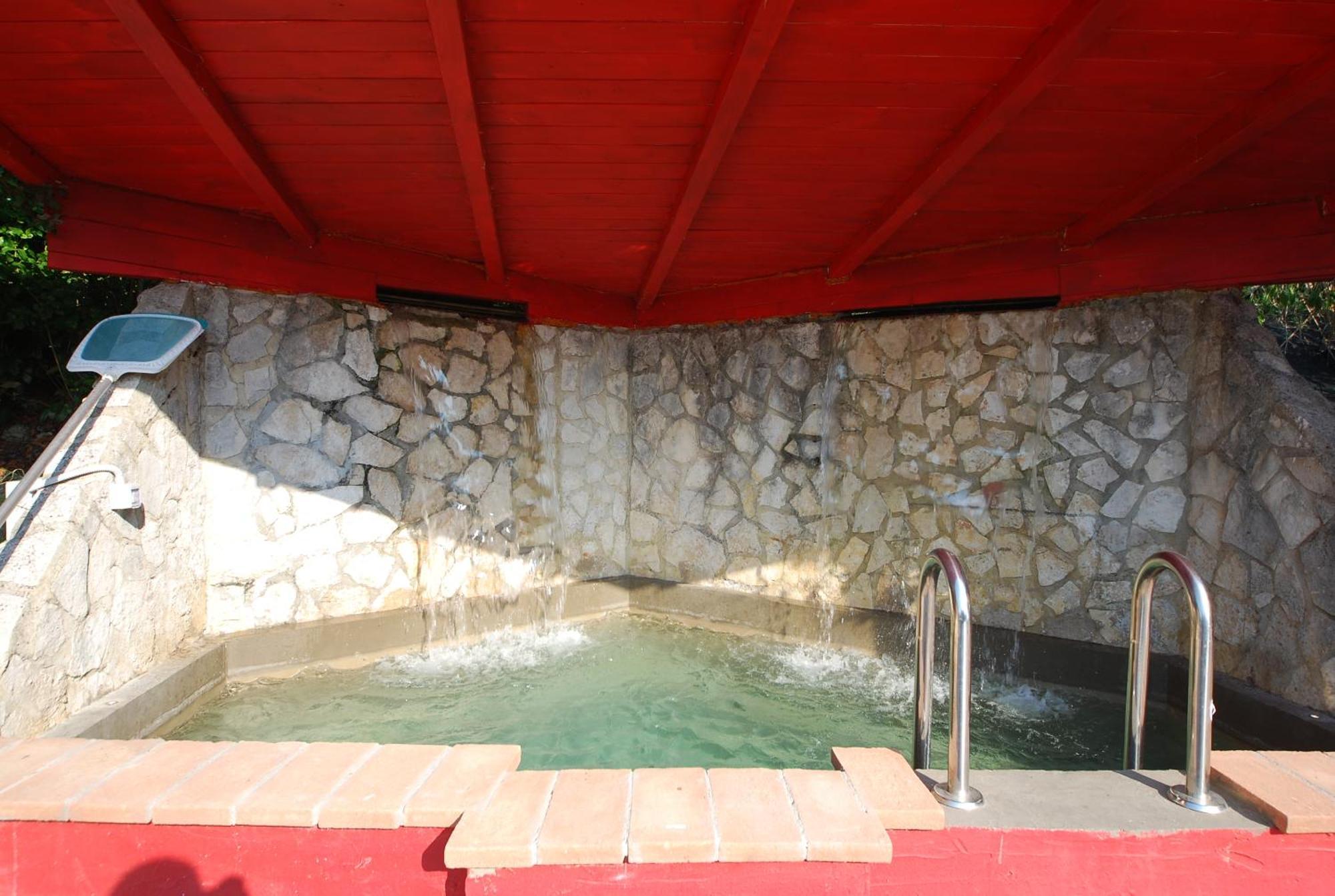 Gasthaus Spoleto By The Pool Exterior foto